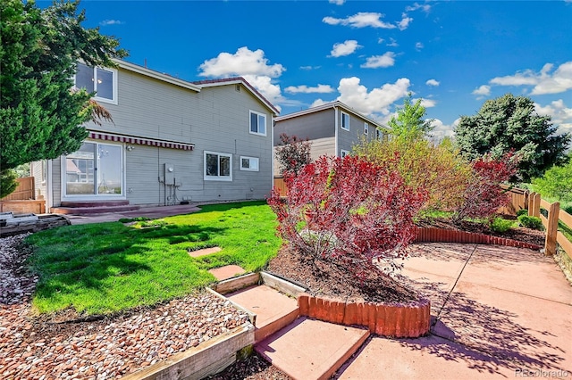 view of yard with a patio