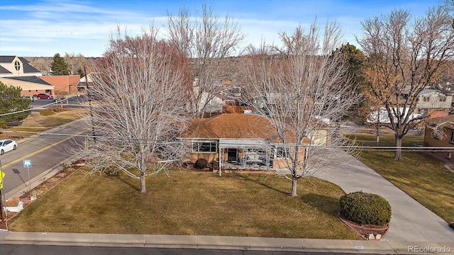 view of front of house with a front yard