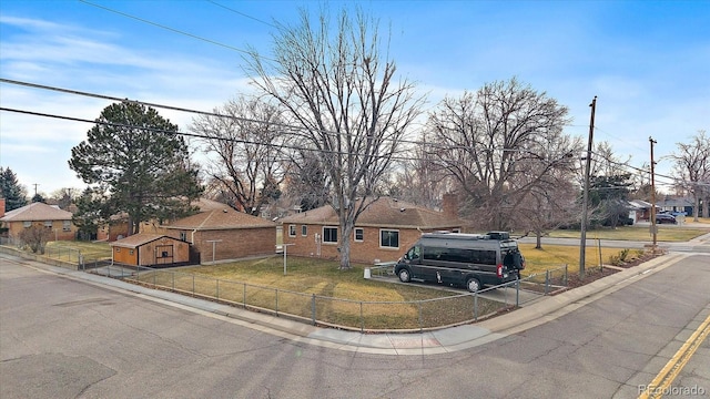 view of front facade with a front yard