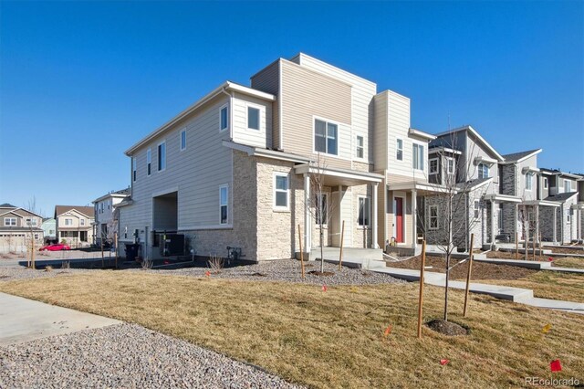 view of front of house with a front yard