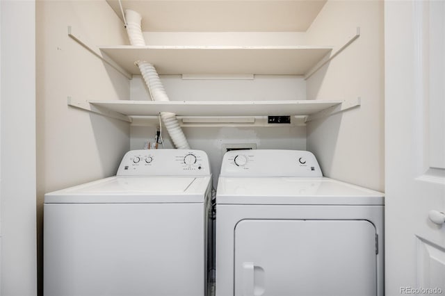 401 S Kalispell Way Unit 206, Aurora, CO 80017 - washroom with washing machine and dryer