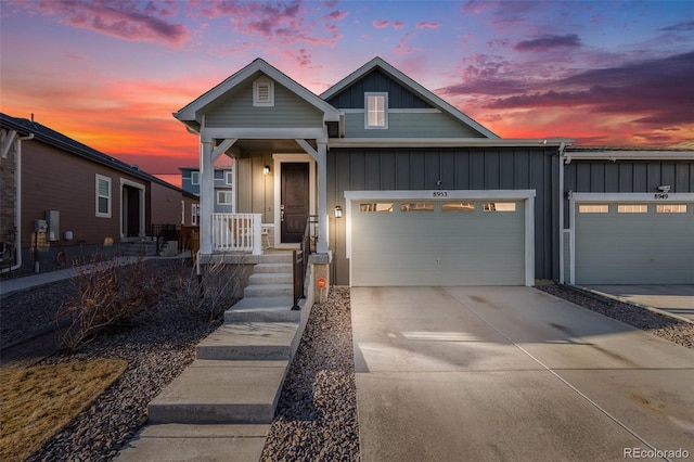 view of front of property featuring a garage