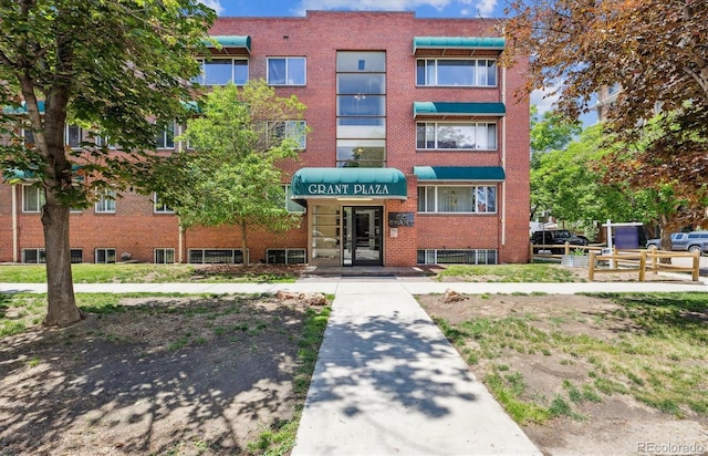85 N Grant St Unit 28, Denver, CO 80203 - view of building exterior featuring central AC