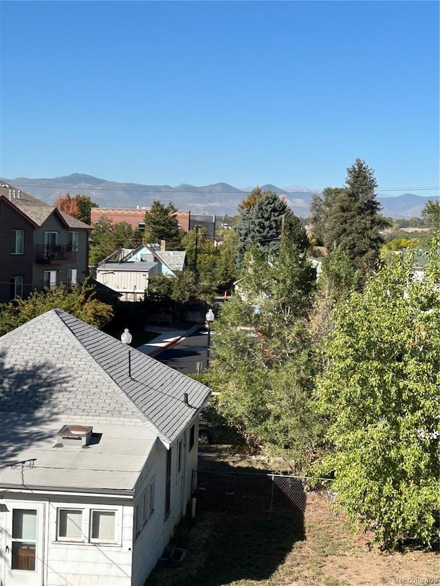 drone / aerial view featuring a mountain view