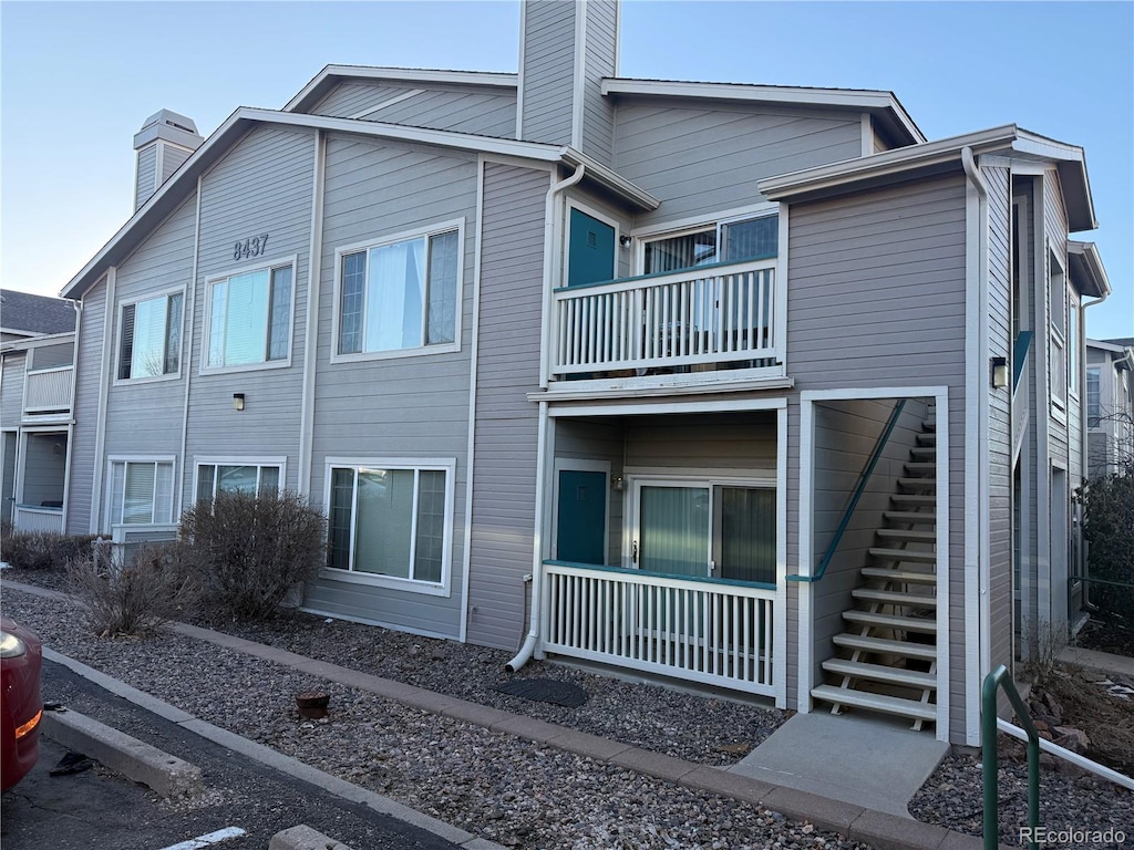 exterior space featuring a balcony