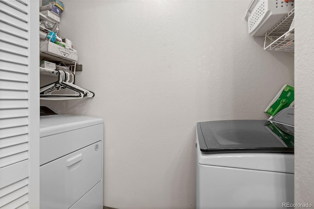4421 Sunshine Cir, Loveland, CO 80538 - laundry area with separate washer and dryer
