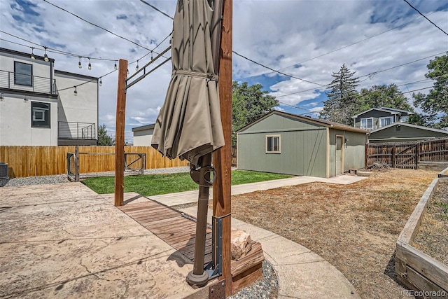 view of yard with an outbuilding and cooling unit