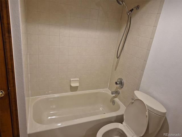 2477 S Oakland Cir, Aurora, CO 80014 - bathroom with toilet and shower / tub combination