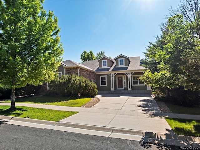 7254 S Kellerman Way, Aurora, CO 80016 - cape cod home with a porch and a front yard