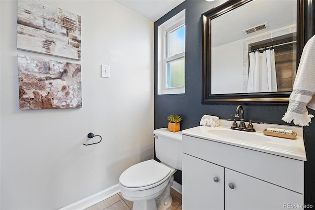 full bathroom with baseboards, visible vents, toilet, and vanity