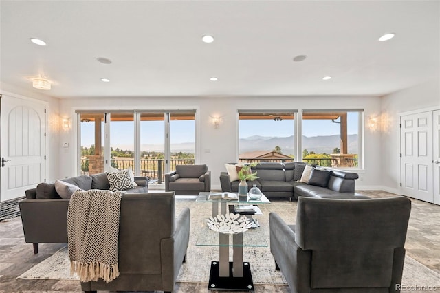 living room featuring a mountain view