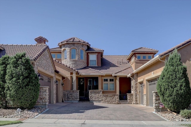 view of front of house with a garage