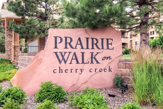 view of community / neighborhood sign