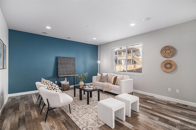 1011 White Leaf Cir, Castle Rock, CO 80108 - living area featuring wood finished floors, baseboards, and recessed lighting