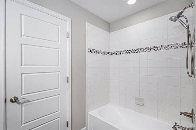 1011 White Leaf Cir, Castle Rock, CO 80108 - full bathroom with bathing tub / shower combination and recessed lighting