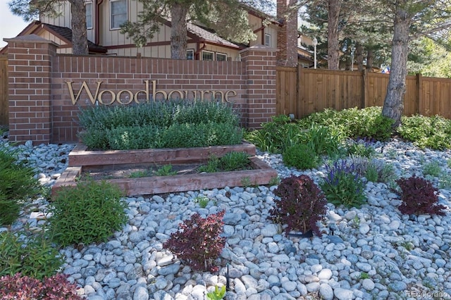 7354 S Robb St, Littleton, CO 80127 - community sign with fence