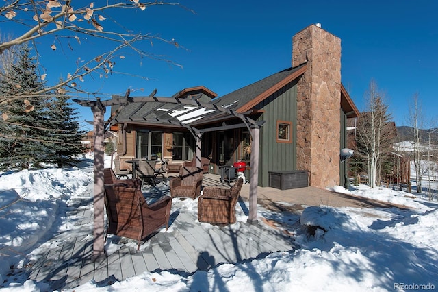 view of front of home featuring a deck