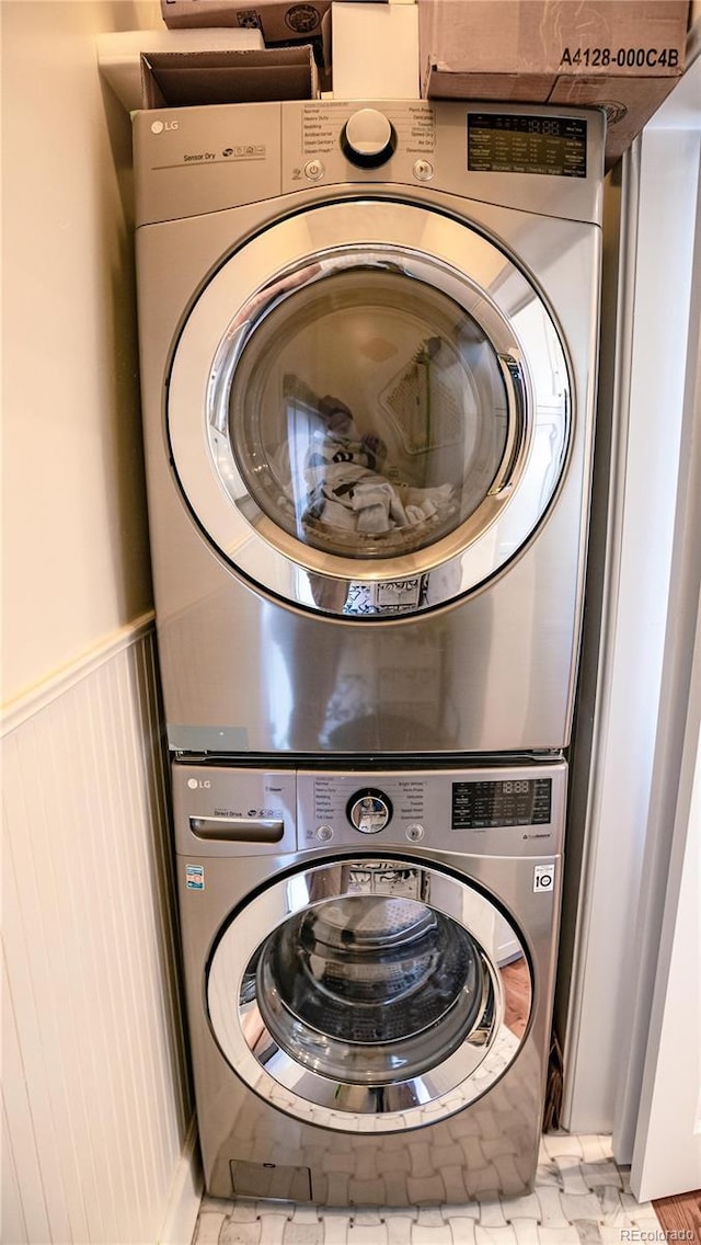 2335 Stout St, Denver, CO 80205 - laundry room with stacked washer / drying machine
