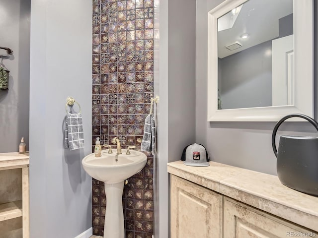 18963 E Long Ave, Centennial, CO 80016 - view of bathroom