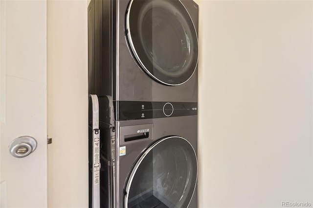 826 Maxwell Ave, Boulder, CO 80304 - laundry area with laundry area and stacked washer / drying machine
