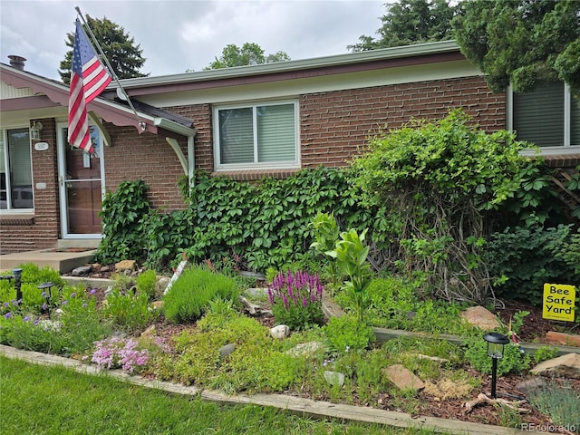 5047 S Mabre Ct, Littleton, CO 80123 - view of front of home with brick siding