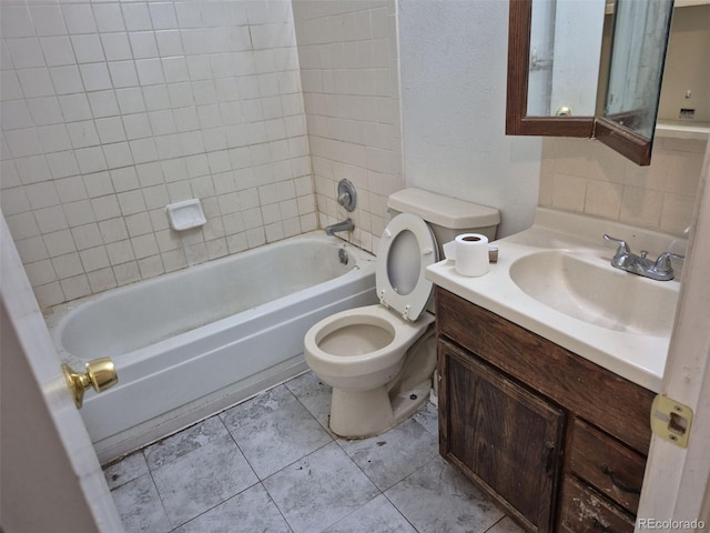 18249 E Mexico Pl, Aurora, CO 80017 - bathroom with toilet, vanity, and shower / bath combination