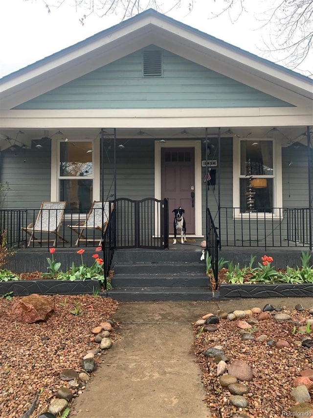 view of front of property featuring a porch