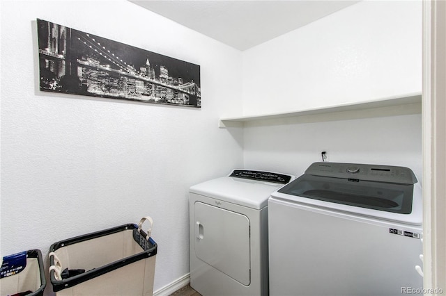 11183 E 114th Ave, Commerce City, CO 80640 - washroom featuring independent washer and dryer