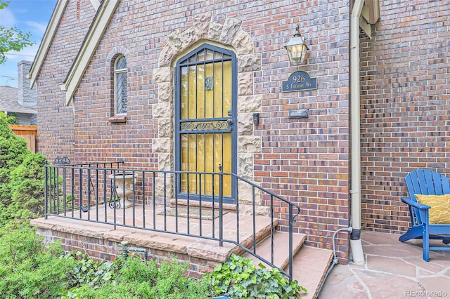 926 S Fillmore Way, Denver, CO 80209 - entrance to property featuring brick siding