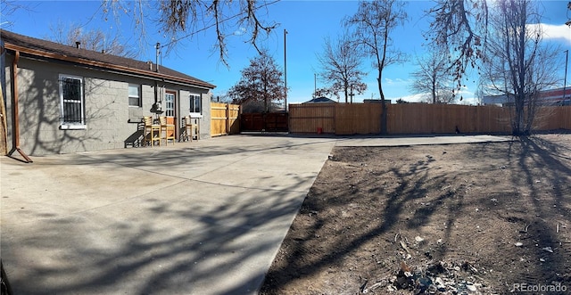 view of yard with a patio