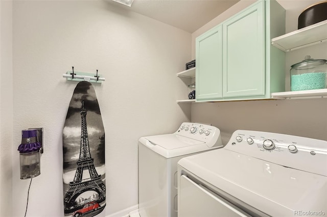 25128 E Maple Ave, Aurora, CO 80018 - laundry area featuring independent washer and dryer and cabinet space