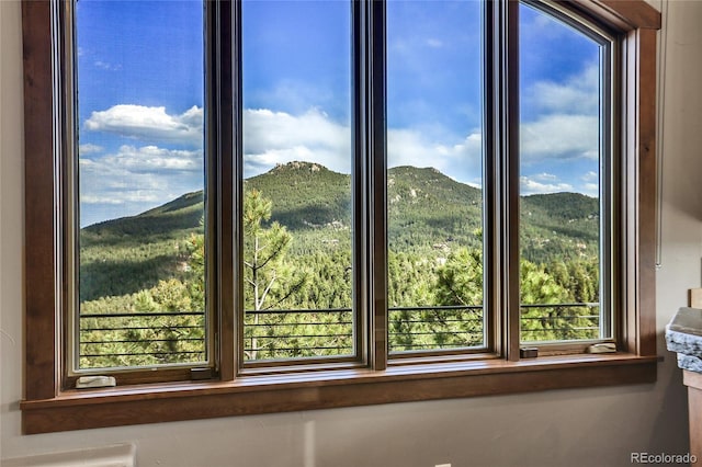 interior details featuring a mountain view