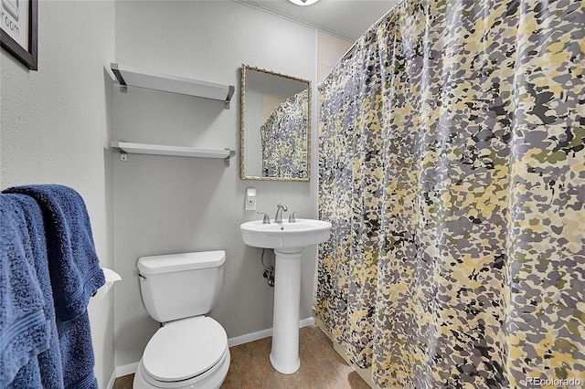 12286 W Tennessee, Lakewood, CO 80228 - full bath featuring toilet and curtained shower