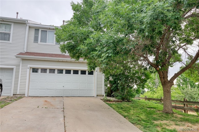 view of front facade featuring a garage