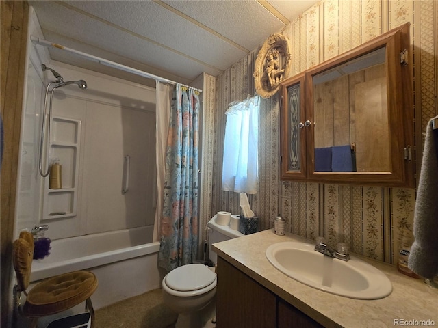 602 Vine St, Salida, CO 81201 - full bath featuring wallpapered walls, vanity, shower / tub combo, and toilet