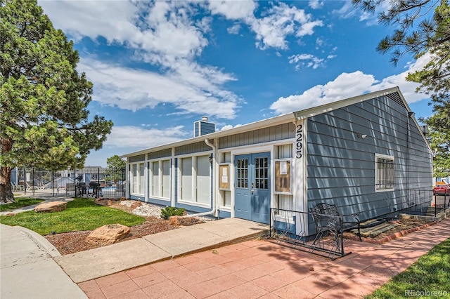 view of front of property