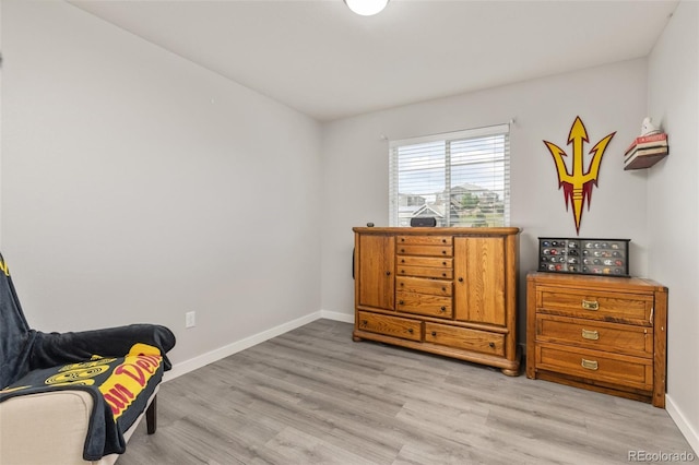 16486 W 94th Dr, Arvada, CO 80007 - living area featuring light wood-type flooring