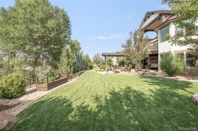 view of yard with a pergola