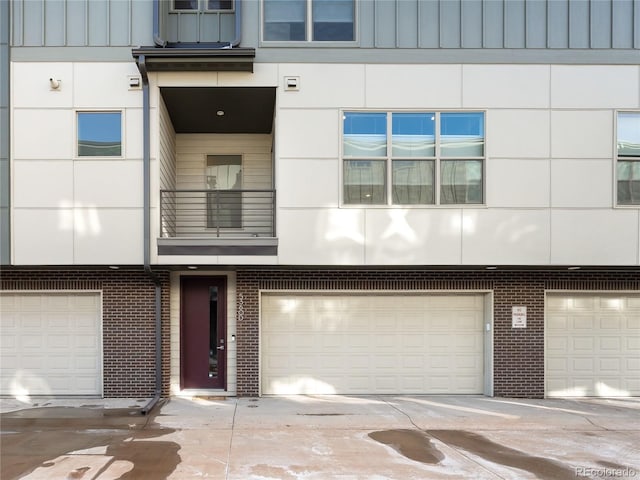 view of townhome / multi-family property