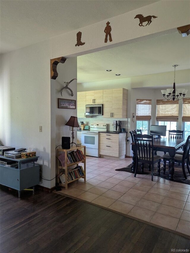 21734 Farmingdale Ct, Parker, CO 80138 - photo 7