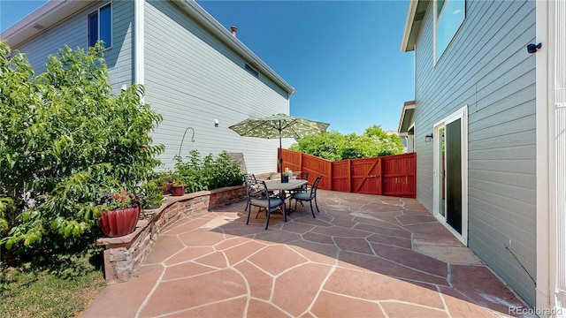 21570 E 40th Pl, Denver, CO 80249 - view of patio with outdoor dining space