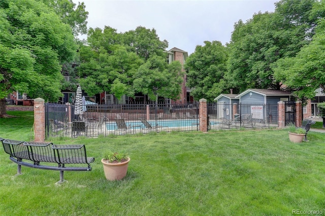 2430 W 82nd Pl Unit 2F, Westminster, CO 80031 - view of yard featuring a community pool