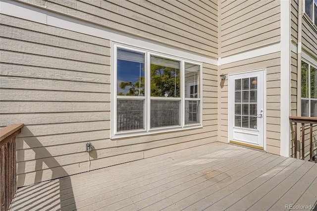 2561 Cactus Bluff Pl, Highlands Ranch, CO 80129 - view of wooden terrace