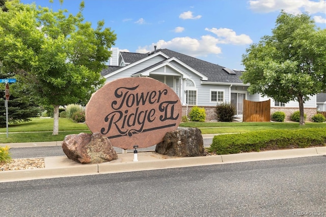 18489 E Columbia Cir, Aurora, CO 80013 - community / neighborhood sign featuring a lawn