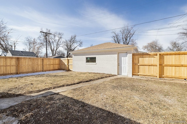 view of yard featuring a fenced backyard