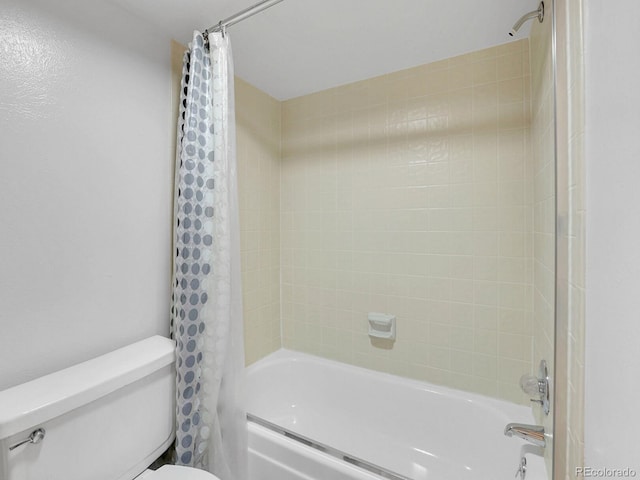 full bath featuring shower / bath combination with curtain and toilet