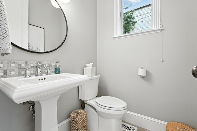 549 Milwaukee St, Denver, CO 80206 - bathroom with baseboards