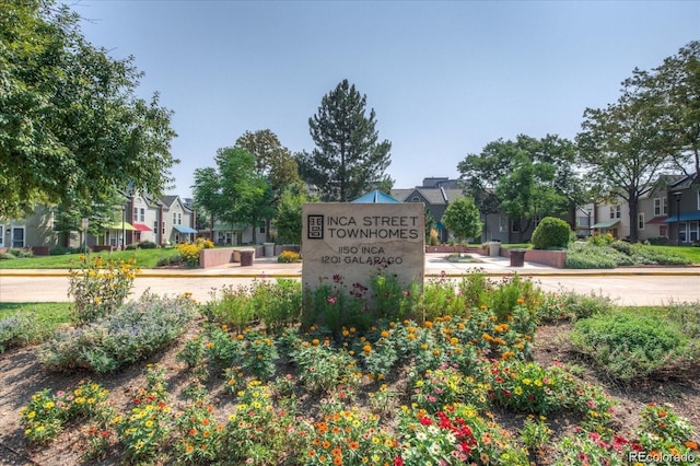 view of community / neighborhood sign