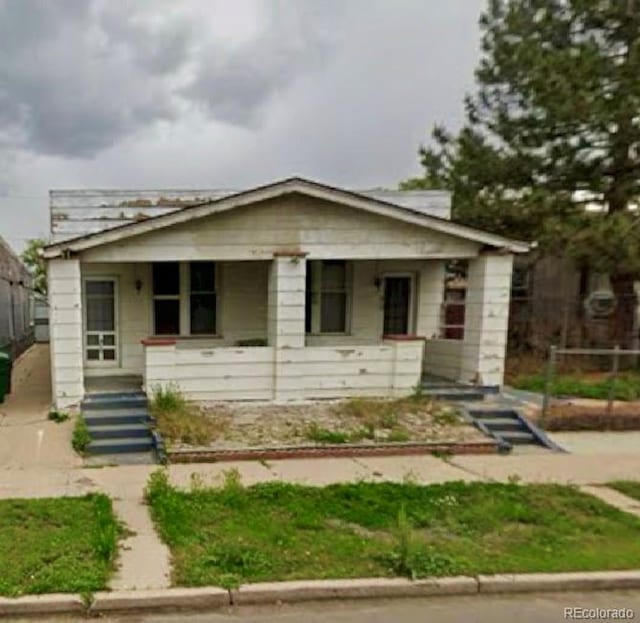 view of front facade with a porch