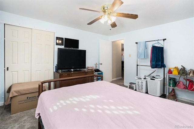 bedroom featuring carpet, a ceiling fan, and a closet